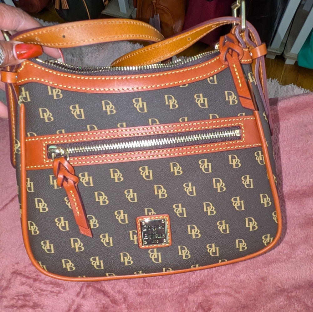 NWTs Dooney & Bourke Gretta Small Presley in Brown Tmorw 🤎